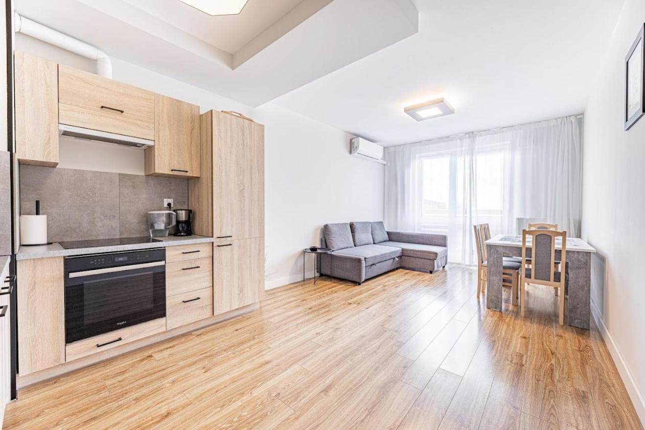 ורשה Fajny Apartament Z Parkingiem, Obok Metra. מראה חיצוני תמונה