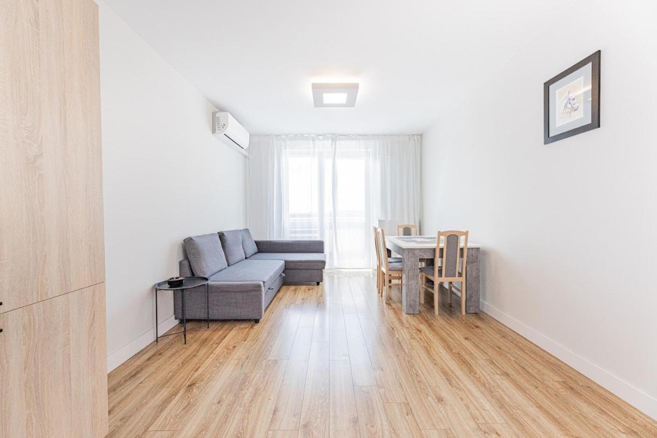 ורשה Fajny Apartament Z Parkingiem, Obok Metra. מראה חיצוני תמונה